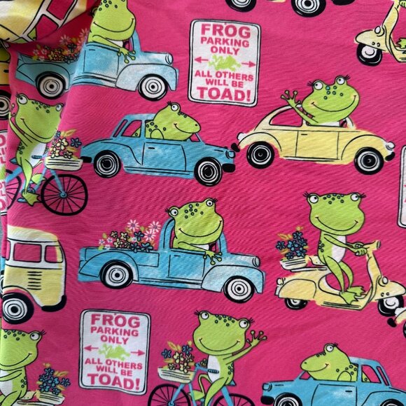 Cherokee Medical Uniforms V-Neck Frog Print Pink Scrub Top Women Medium Fun Cart - Picture 2 of 5